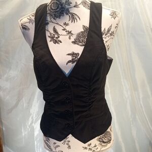 Black Women's Sleeveless Button-Front Vest
